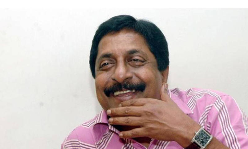 ‘എങ്ങനെ പോകുന്നു പ്രഭാകരാ തന്റെ കള്ളക്കടത്തും കൊലപാതകവുമോക്കെ ’.. പകരം വെയ്ക്കാനുള്ളത് കുഞ്ചൻ നമ്പ്യാർ മാത്രം, ശ്രീനിയുടെ ലോകവും ചിരി ചൊല്ലുകളും