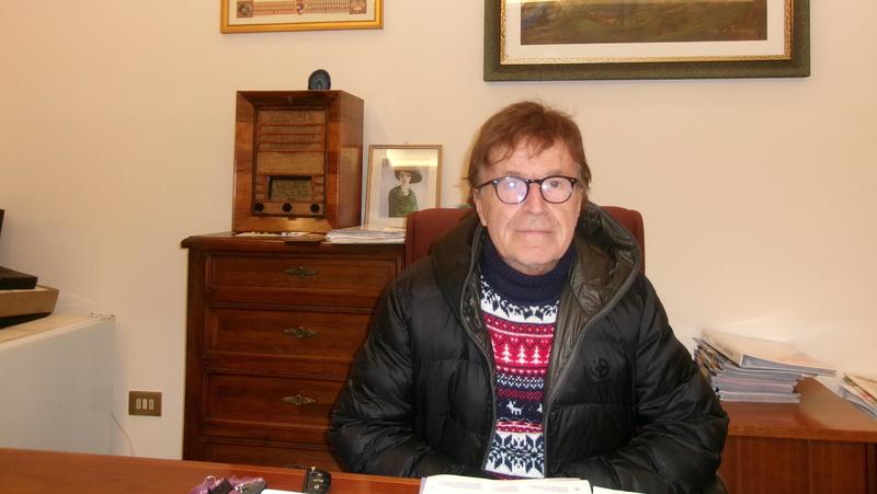 Attenzione alla nuova truffa degli abiti: “Offrono vestiti gratis ma poi insistono per avere i soldi”