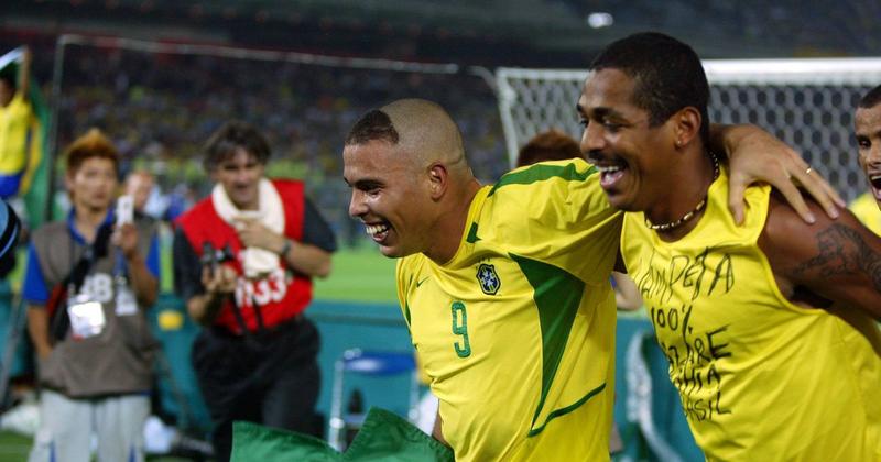 O futebol contado e o futebol para acéfalos