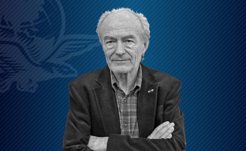 Entre el buey y el burro gris