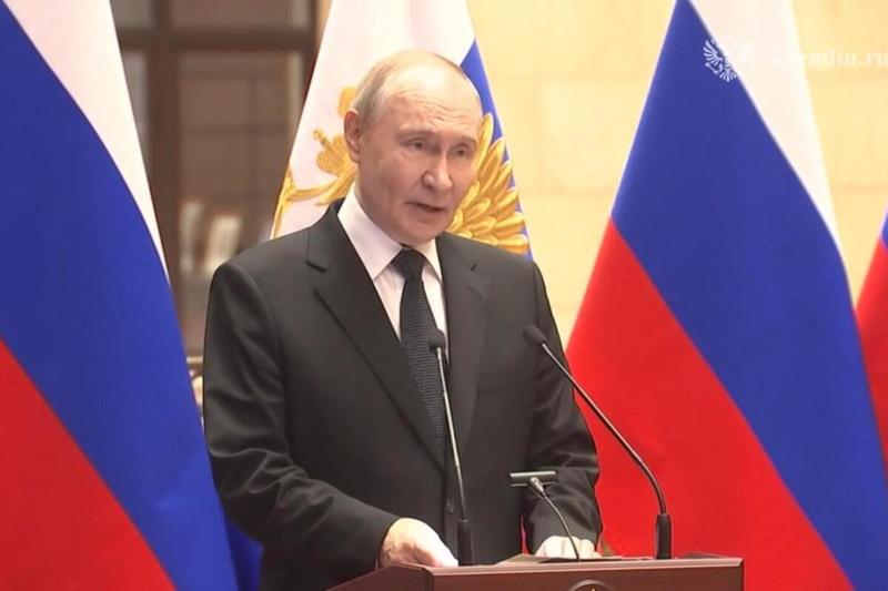 Зеленский отверг мирные предложения США: Путиных слишком много