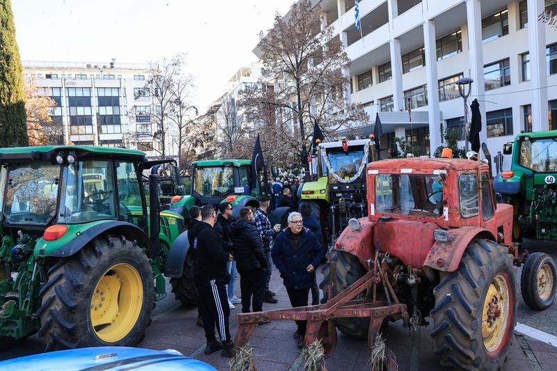 Αγρότες και μπλόκα: Γιατί το πρόβλημα δεν είναι μόνο οι επιδοτήσεις