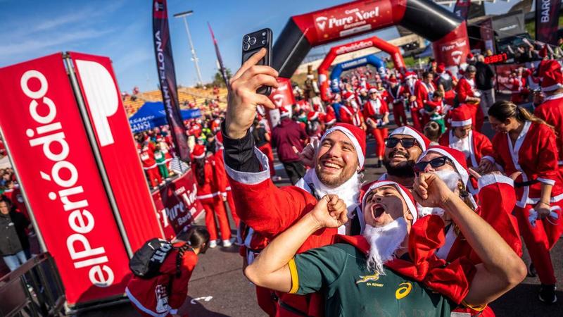 El Parc del Fòrum de Barcelona se tiñe de rojo en la Cursa de Papá Noel El Parc del Fòrum de Barcelona se tiñe de rojo en la Cursa de Papá Noel