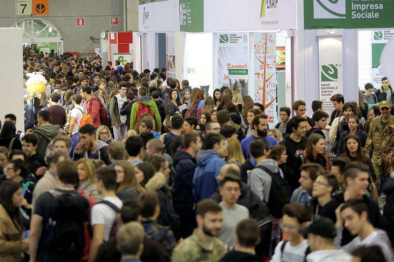 I giovani continuano a credere nella speranza che offre il lavoro