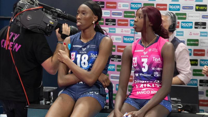 Adhu Malual bersagliata dai razzisti come l’amica Paola Egonu: “Fiera di essere italiana e indossare la maglia azzurra. Il silenzio non è un’opzione”