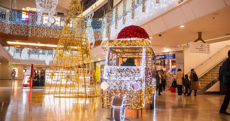 What time will shops close in Norwich on Christmas Eve?
