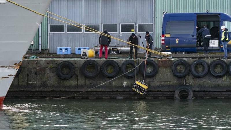 (VIDEO) U Švedskoj zaplenjen ruski teretni brod: Vlasnik pod sankcijama, optužen za prevoz oružja za rat protiv Ukrajine