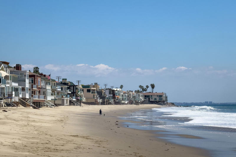 Couple needs harrowing rescue off Calif.'s Billionaires' Beach