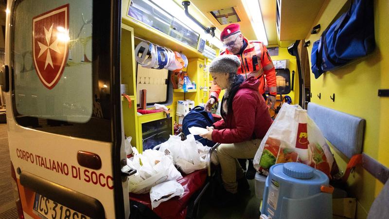 Volontariato in Lombardia, pericolo di fuga: sempre meno angeli organizzati. “I giovani? Partecipazione liquida”