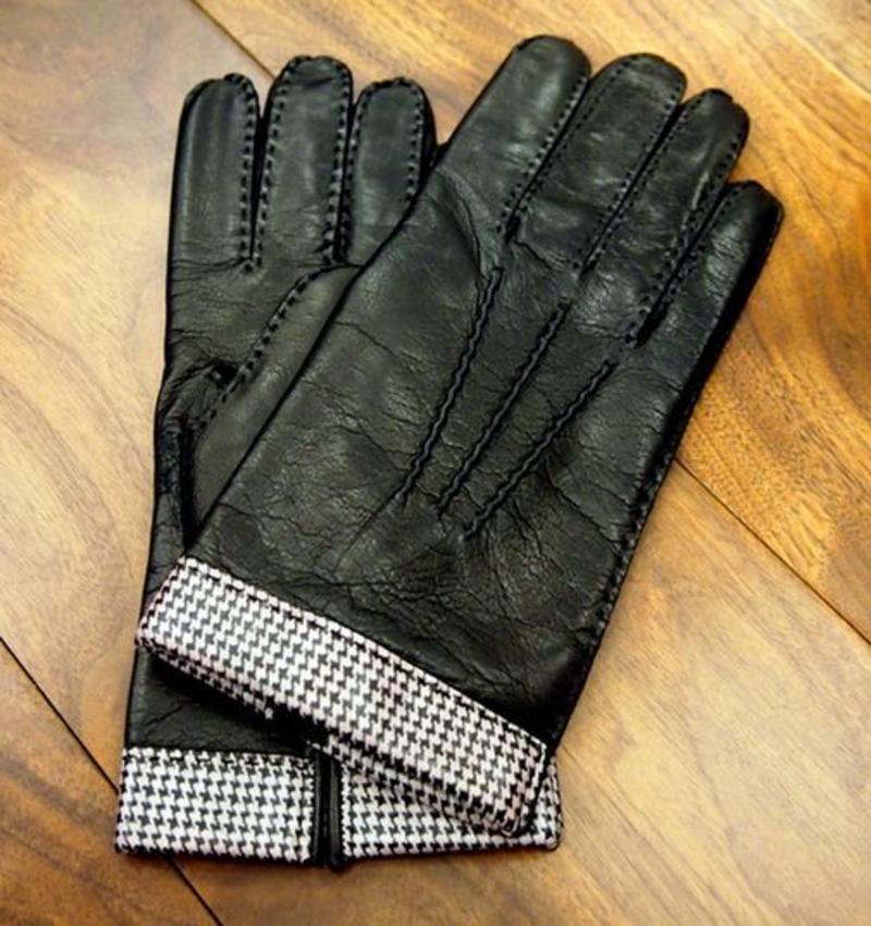 VOX POPULI: Winter haiku magnify the emotions of a single lost glove