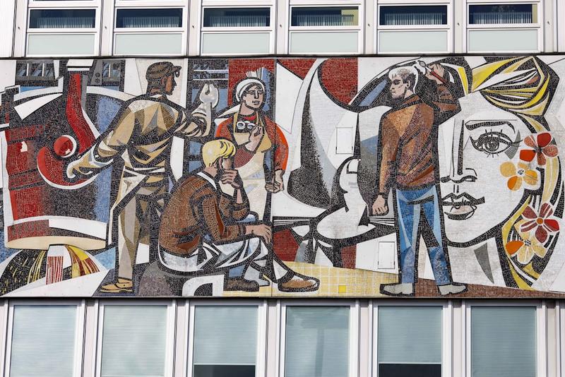 Der DDR-Künstler, dessen Mosaik bis heute den Alexanderplatz prägt