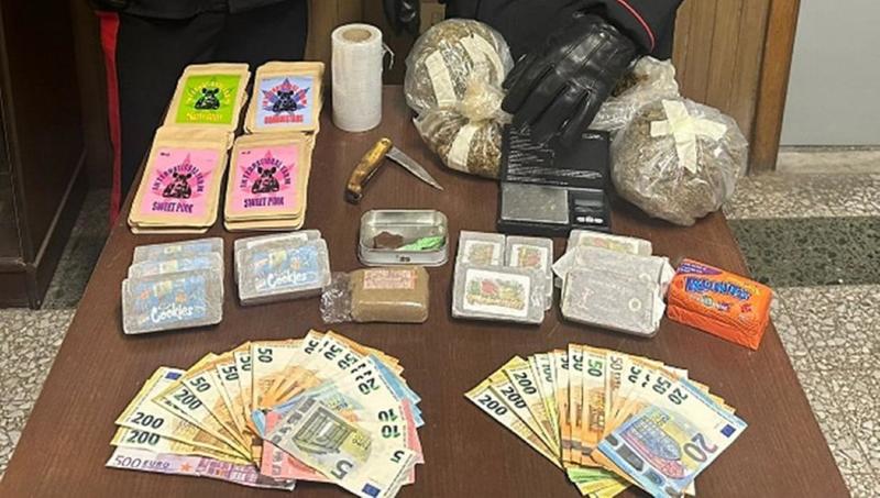 Arrestati in casa a Guardistallo con hashish, marijuana, oppio e cocaina - Chi sono