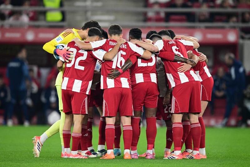 Ολυμπιακός: Αλλού χαλαροί, αλλού σκυλιά του πολέμου. Με αυτά τα μυαλά δεν το παίρνει!