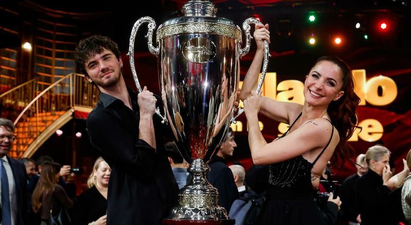 Ballando con le Stelle: trionfo di Delogu. D’Urso terza e polemica finale con Lucarelli