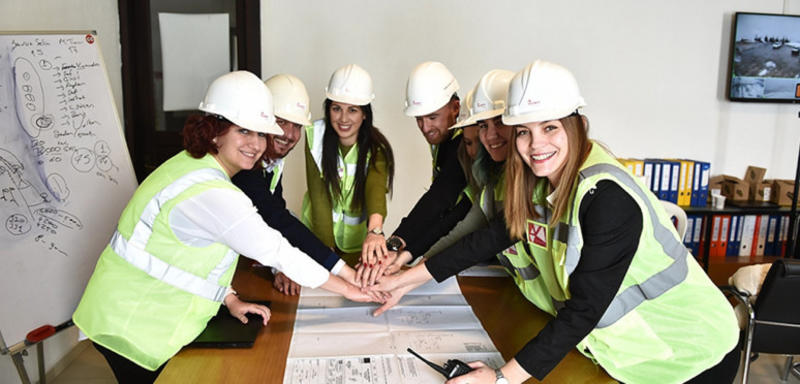 Dik bir yokuş: Liderlikte kadınlar-3