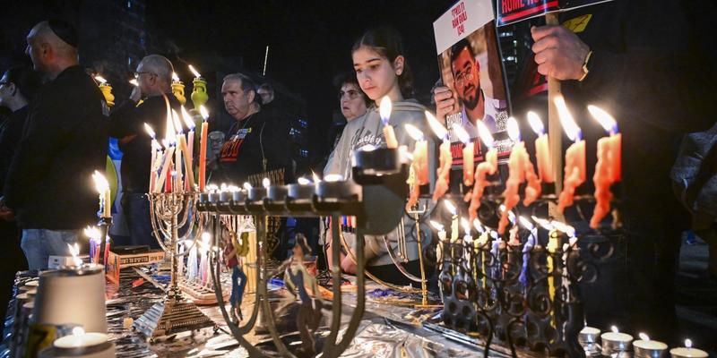 Die letzte Kerze für die letzte Geisel