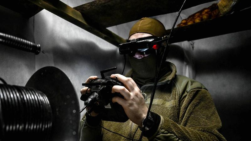 Ukraine: Mit Video-Spielen simulieren Drohnen-Piloten den Einsatz an der Front