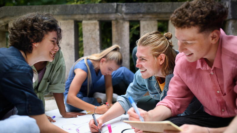 Gli spazi di aggregazione giovanile sono più necessari dei webinar