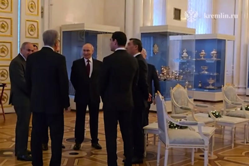 «Павлин» прокукарекал президентам: участники саммита СНГ позавтракали в Эрмитаже