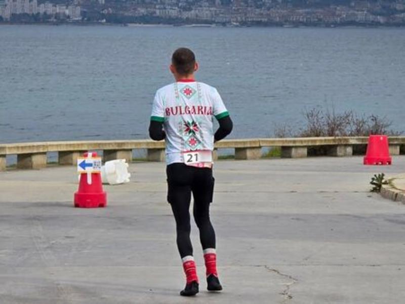 Бургаски бегач, пробягал полумаратон наопаки: Беше трудно, имах халюцинации, но подкрепата на хората ми помогна да...