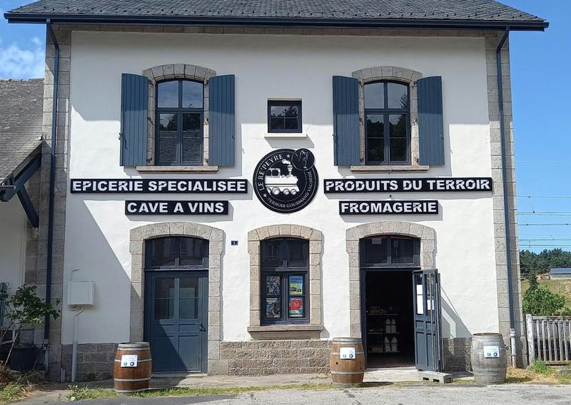 Que deviennent les gares rurales quand les trains disparaissent ?