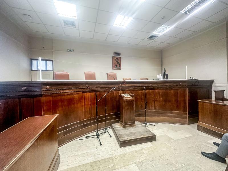 Κρύβουν-θάβουν τις δίκες της διαφθοράς τους για να δείχνουν αθώοι όλοι