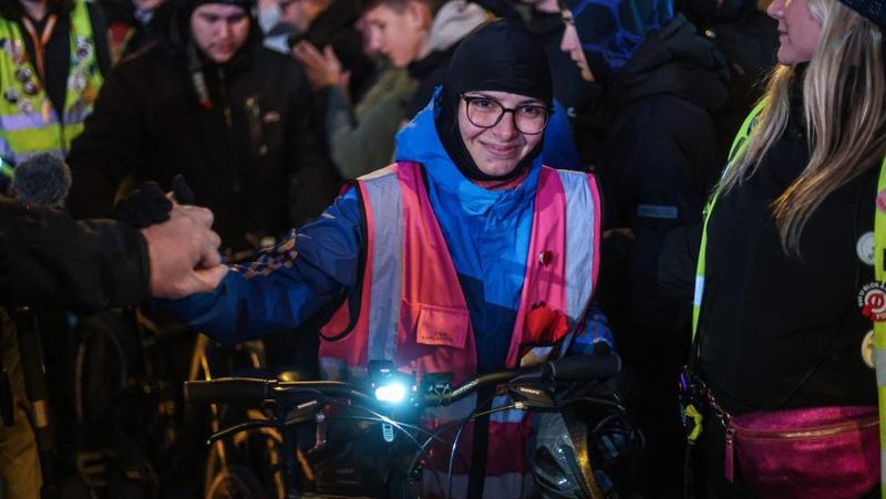 Kako Rojters piše o protestu u Novom Pazaru?