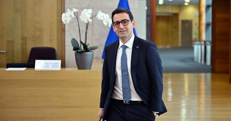 Ima 40 godina, malo iskustva izvan politike, dobio je ključnu funkciju i pao već na prvom ozbiljnom testu...