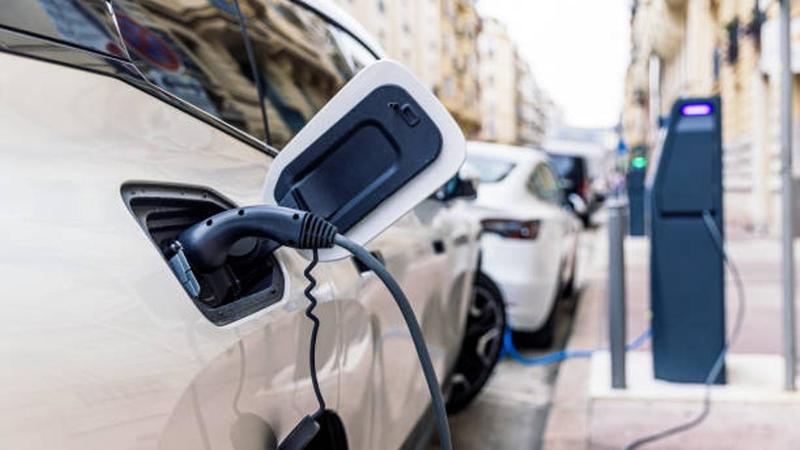 España reafirma su apuesta por la transición al coche eléctrico con el incremento del 145,8% de los híbridos enchufables en el último mes España reafirma su apuesta por la transición al coche eléctrico con el incremento del 145,8% de los híbridos enchufables en el último mes