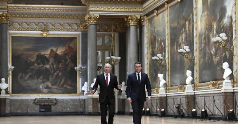 Il presidente francese è il leader europeo più intransigente con Mosca, ma anche l’unico capace di avere un dialogo diretto con il capo del Cremlino