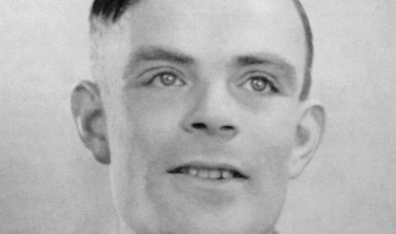 Alan Turing, il padre dell'informatica arrestato per omosessualità