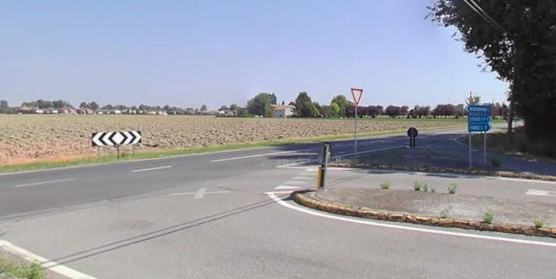 Cade in moto, fa causa al Comune: «C’era troppa ghiaia sulla strada»