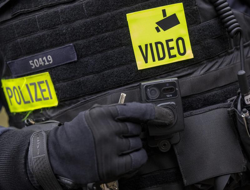 Bodycams für Berliner Polizisten: 2300 mal Täterschutz