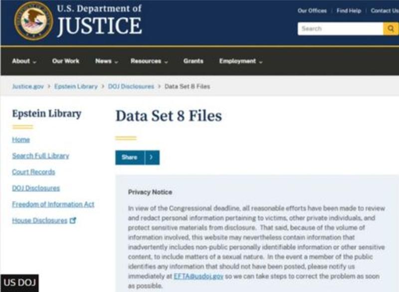 Изплуваха още над 11 000 файла от досиетата на сексуален престъпник 