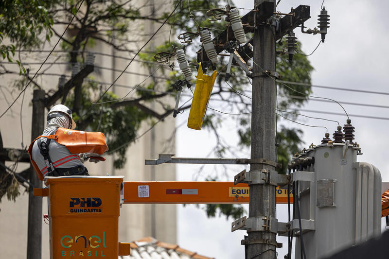 Serviço de energia elétrica em SP seria melhor se rede elétrica fosse subterrânea