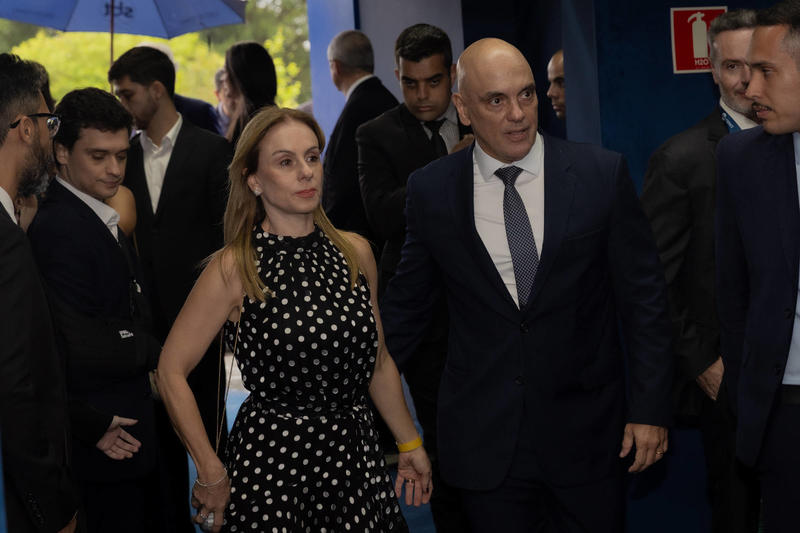 Moraes deve explicações sobre relacionamento com o Master