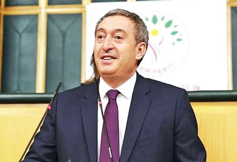 Fısıltılar gerçeği örtüyor