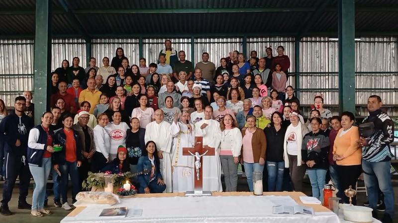 Comunidad de Las Lomas celebra con fervor la culminación de la Novena de Aguinaldos