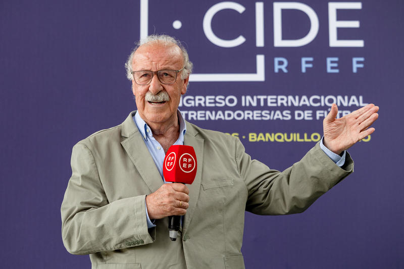 Del Bosque: «Estar en el Real Madrid es más fácil que estar en otros equipos»