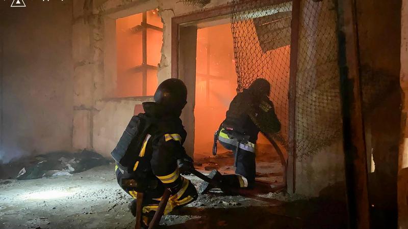 La vendetta dello zar. Pioggia di missili russi su Kiev. Appello del Papa: tregua di Natale /