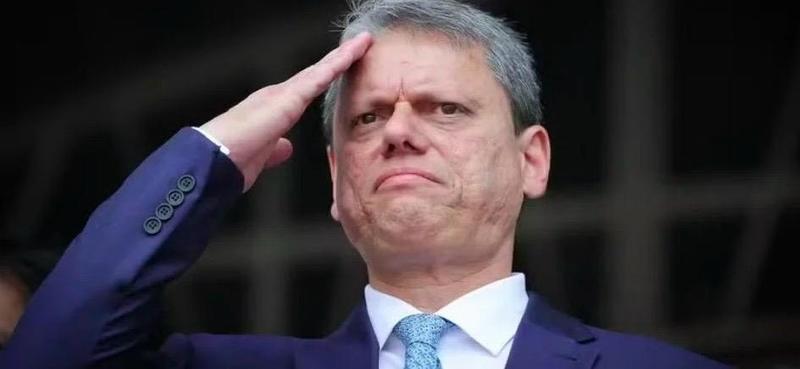 Bolsa Empresário e Gasolina cara: Como o governo Tarcísio beneficia ricos e aperta o bolso do povo