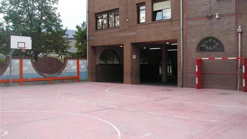 Unificación escolar de Deustuko Eskola y Deustuko Ikastola sin voz