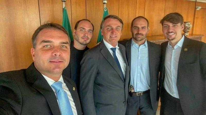 2026, ano em que o Brasil pode se ver livre de vez da família Bolsonaro