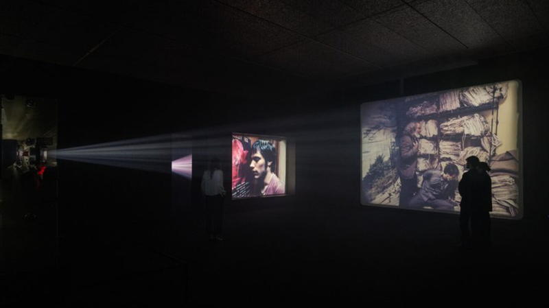 Letti sfatti e incidenti stradali, la potenza del cinema in due mostre a Milano