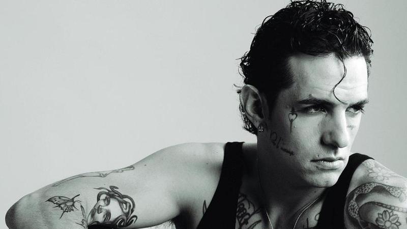 Achille Lauro: «Sono uscito dai bassifondi. Scappai di casa a 15 anni, oggi aiuto i ragazzi fragili. Resto single per non tradire»