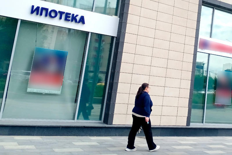 Рождаемости не способствует: в 2026 году льготная ипотека станет еще более недоступной для семей с детьми