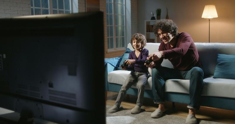 Petite histoire des jeux vidéo en famille, entre inquiétudes et transmission culturelle