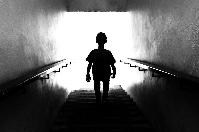 Πριν και μετά το μαχαίρωμα