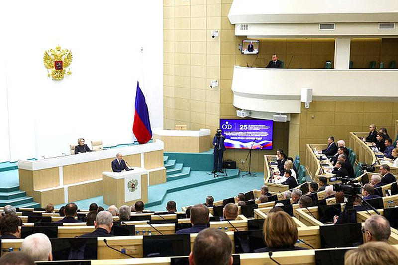 Путин пообщался с ветвями власти: они поблагодарили его за «фундаментальные решения» и «наставничество»