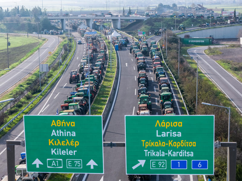 Έξοδος Χριστουγέννων: «Αχ να αρπάξω τη μαγκούρα και να δέρνω μια βδομάδα….»*